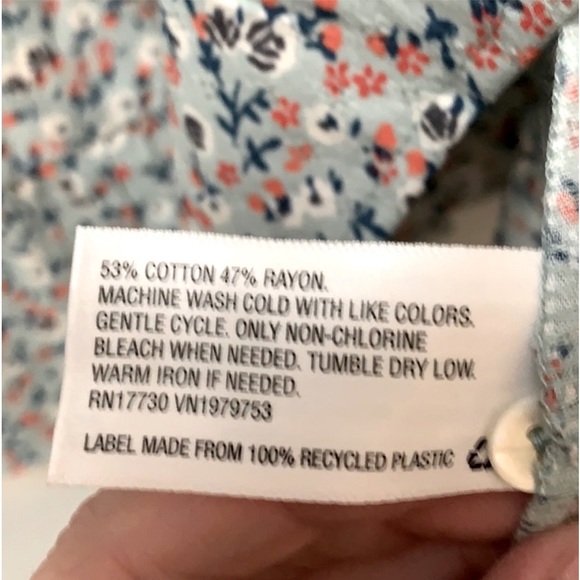 Micro Floral Pattern Ruffle Edge Sleeveless Top Sz Medium NEW! - Picture 4 of 4